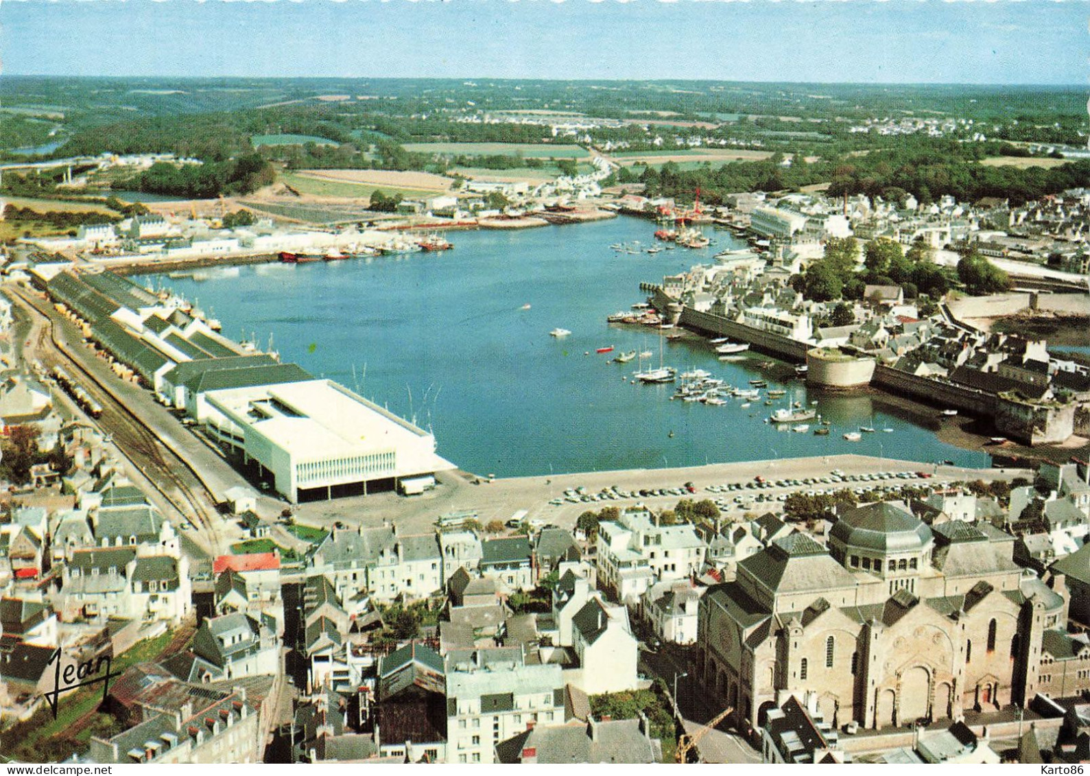 Concarneau * Vue Sur La Criée Et Le Port - Concarneau