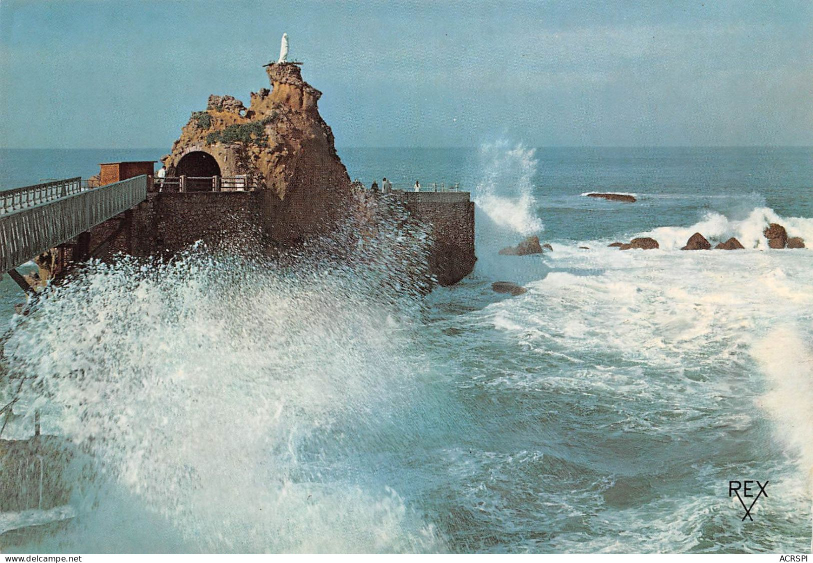 BIARRITZ  Vagues Sur Le Rocher De La Vierge  32 (scan Recto Verso)ME2650BIS - Biarritz