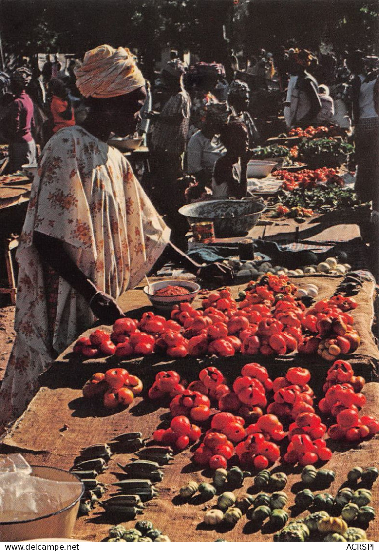 GAMBIA Gambie Jeune Femme Fille Girl Au Marché At The Market 13 (scan Recto Verso)ME2646UND - Gambia