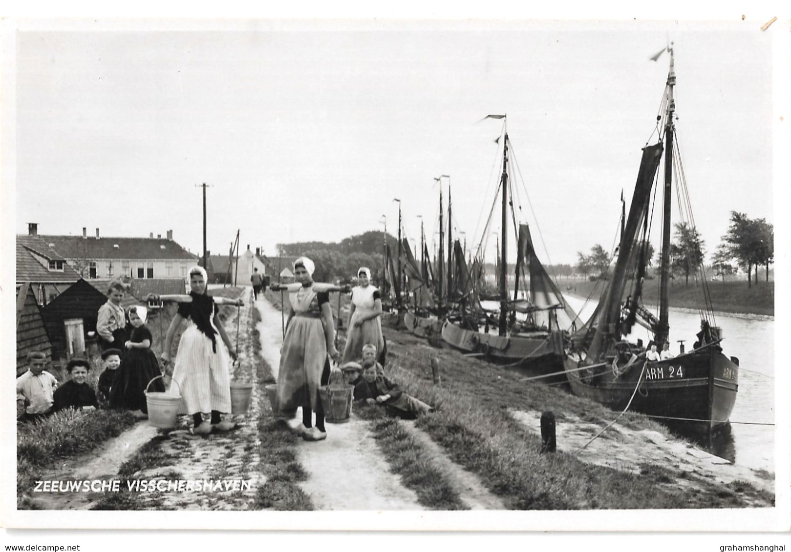 3 Postcards Lot Netherlands Dutch People In Traditional Costumes Clothes Ethnics Unposted - Europe