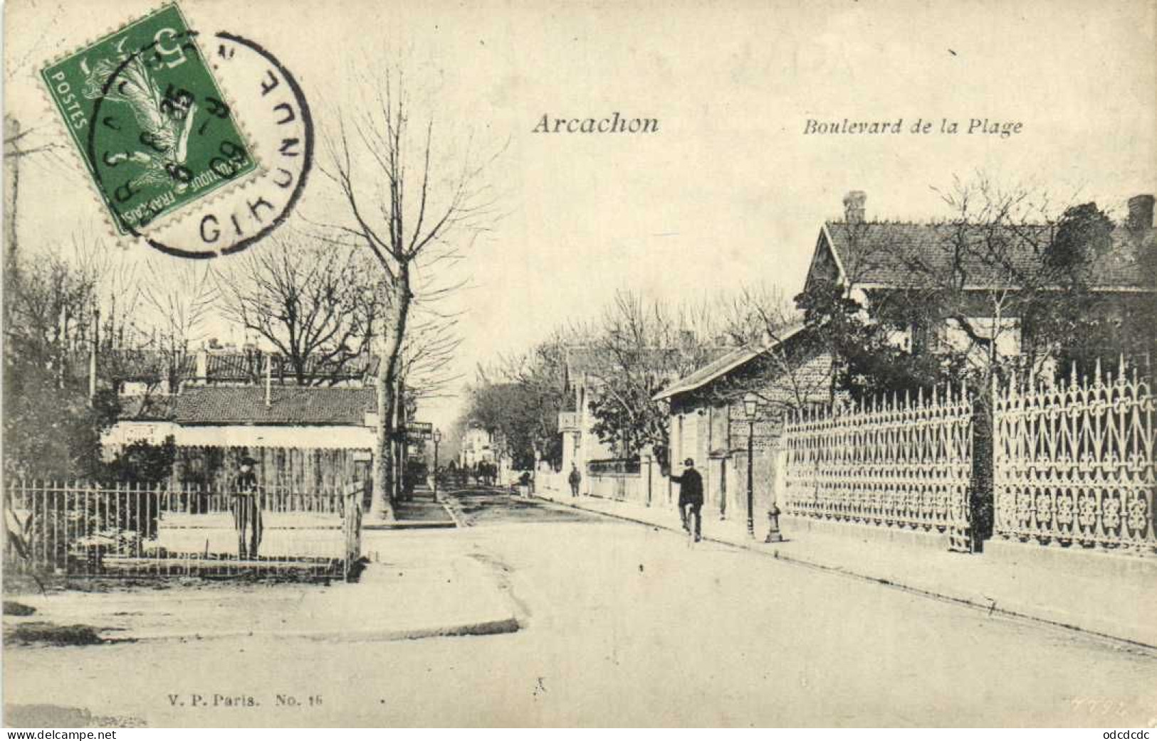 Arcachon Boulevard De La Plage Animée RV - Arcachon