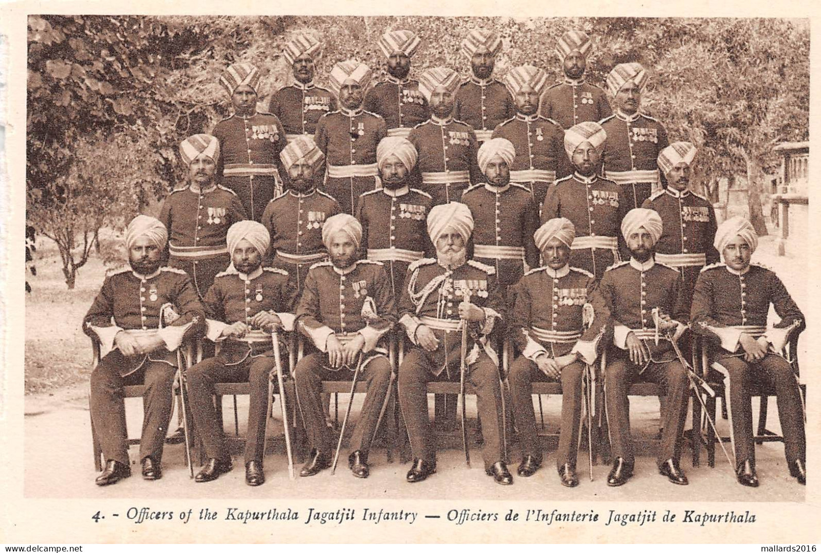 KAPURTHALA, PUNJAB, INDIA - OFFICERS OF THE KAPURTHALA JAGATJIT INFANTRY ~ A VINTAGE CARD #240333 - Inde