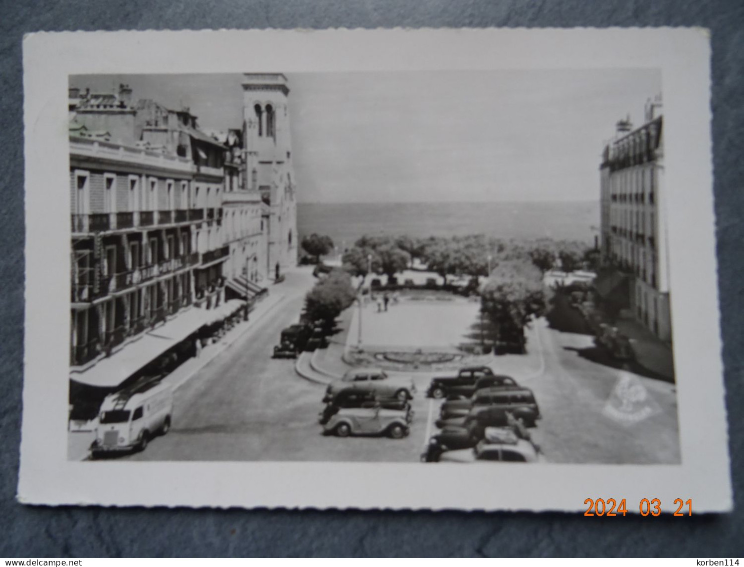 LA PLACE SAINTE EUGENIE - Biarritz