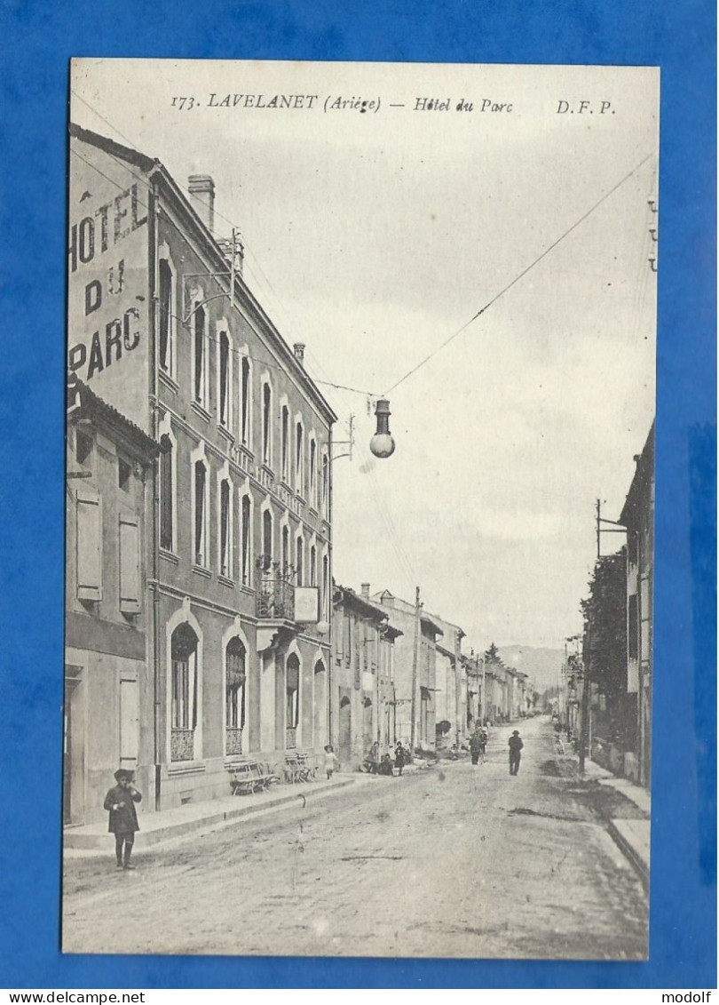 CPA - 09 - Lavelanet - Hôtel Du Parc - Animée - Non Circulée - Lavelanet