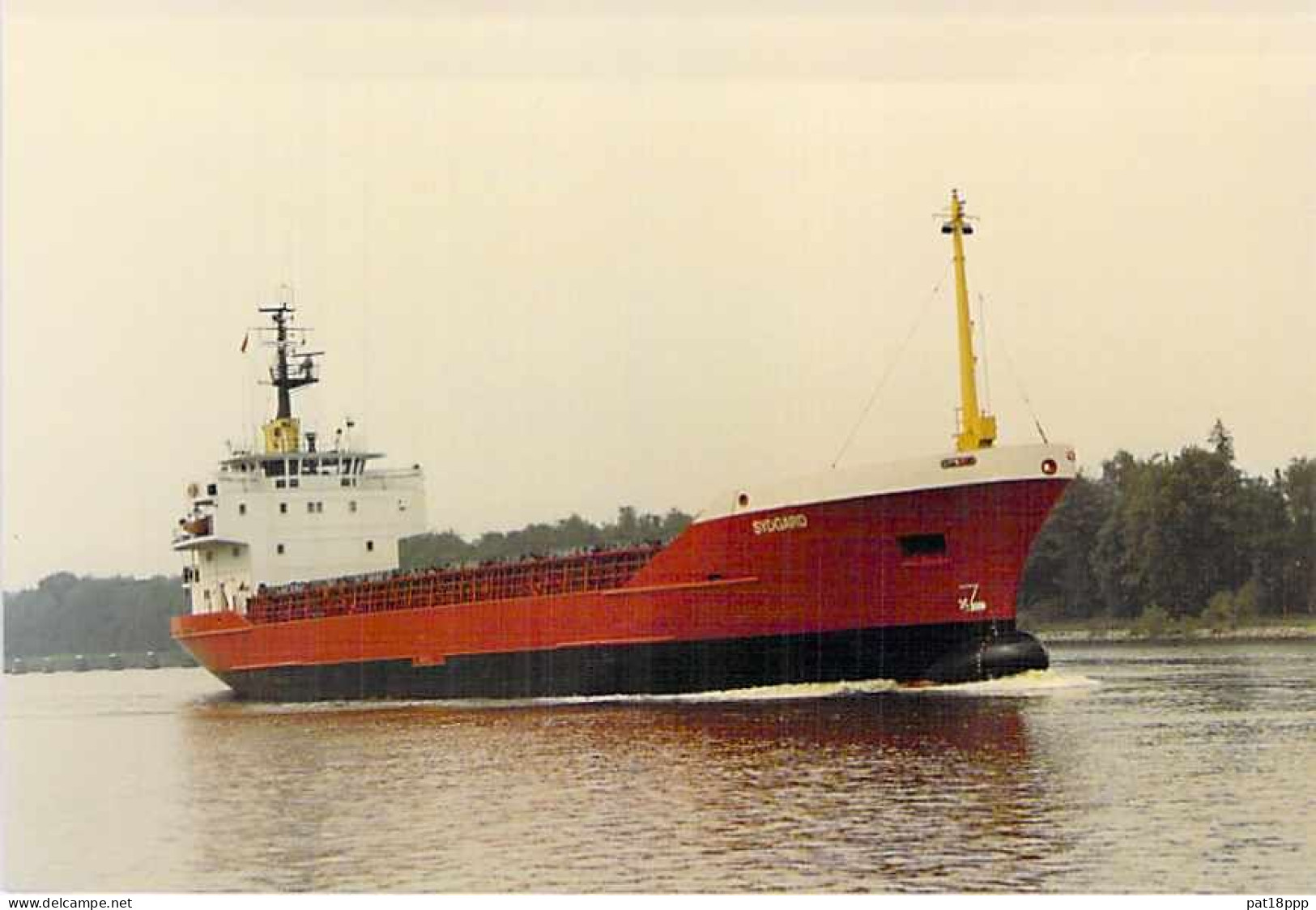 Lot De 100 BATEAUX DE COMMERCE - Photos Couleur Format CPM Cargo Merchant Ship Tanker Carrier Boats 1980-2000 Tous Pays - 100 - 499 Postales