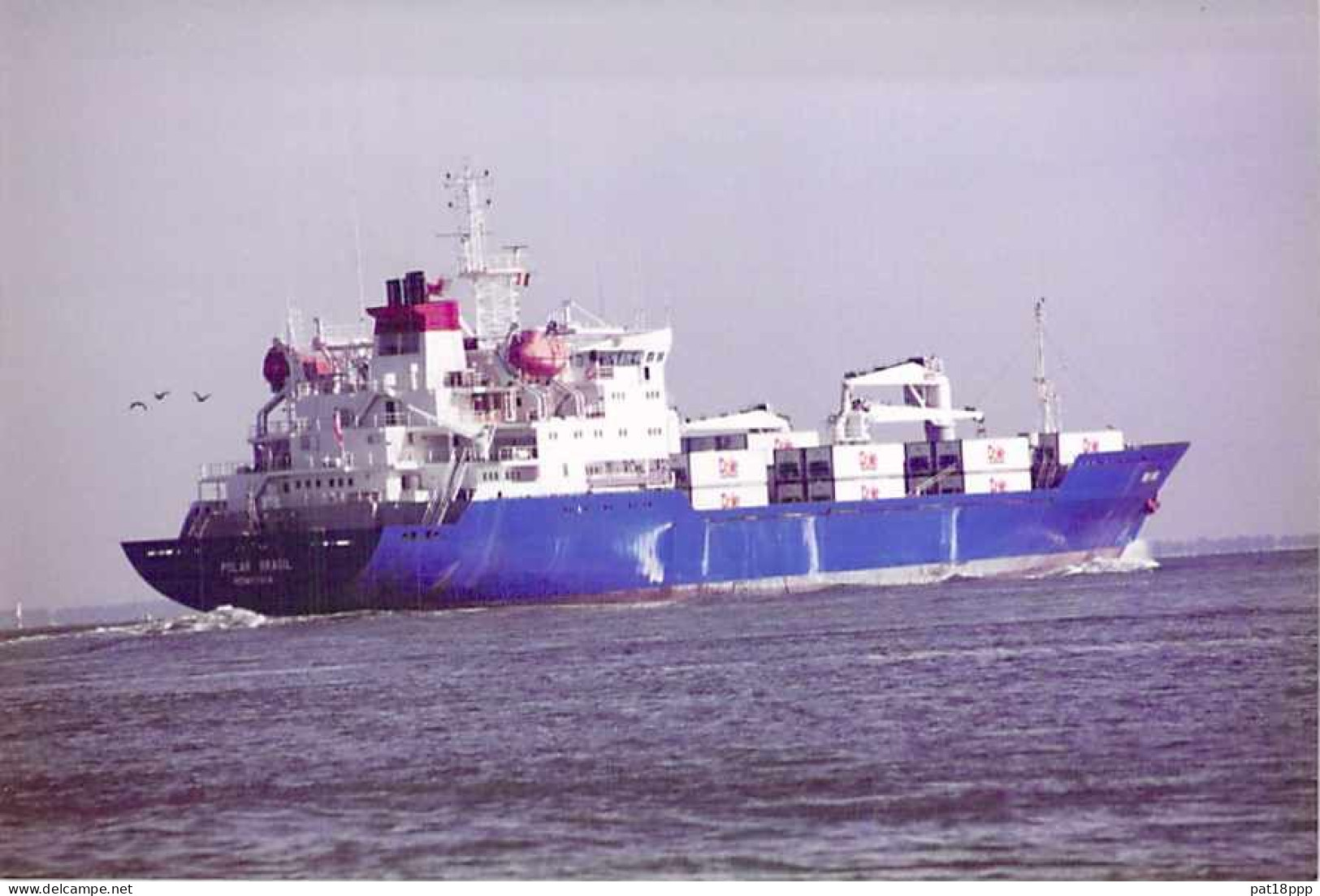 Lot de 100 BATEAUX DE COMMERCE - Photos couleur format CPM Cargo Merchant Ship Tanker Carrier Boats 1980-2000 tous pays