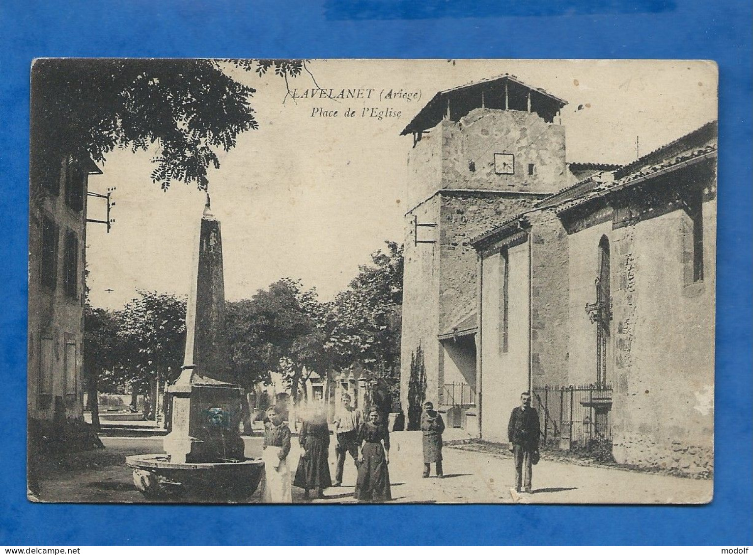 CPA - 09 - Lavelanet - Place De L'Eglise - Animée - Circulée En 1924 - Lavelanet