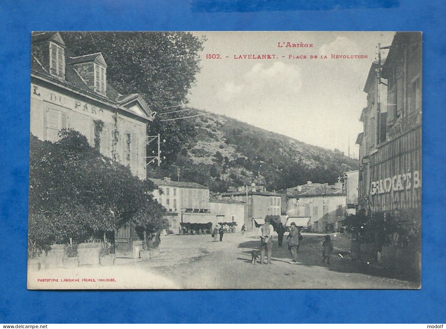 CPA - 09 - Lavelanet - Place De La Révolution - Animée - Non Circulée - Lavelanet