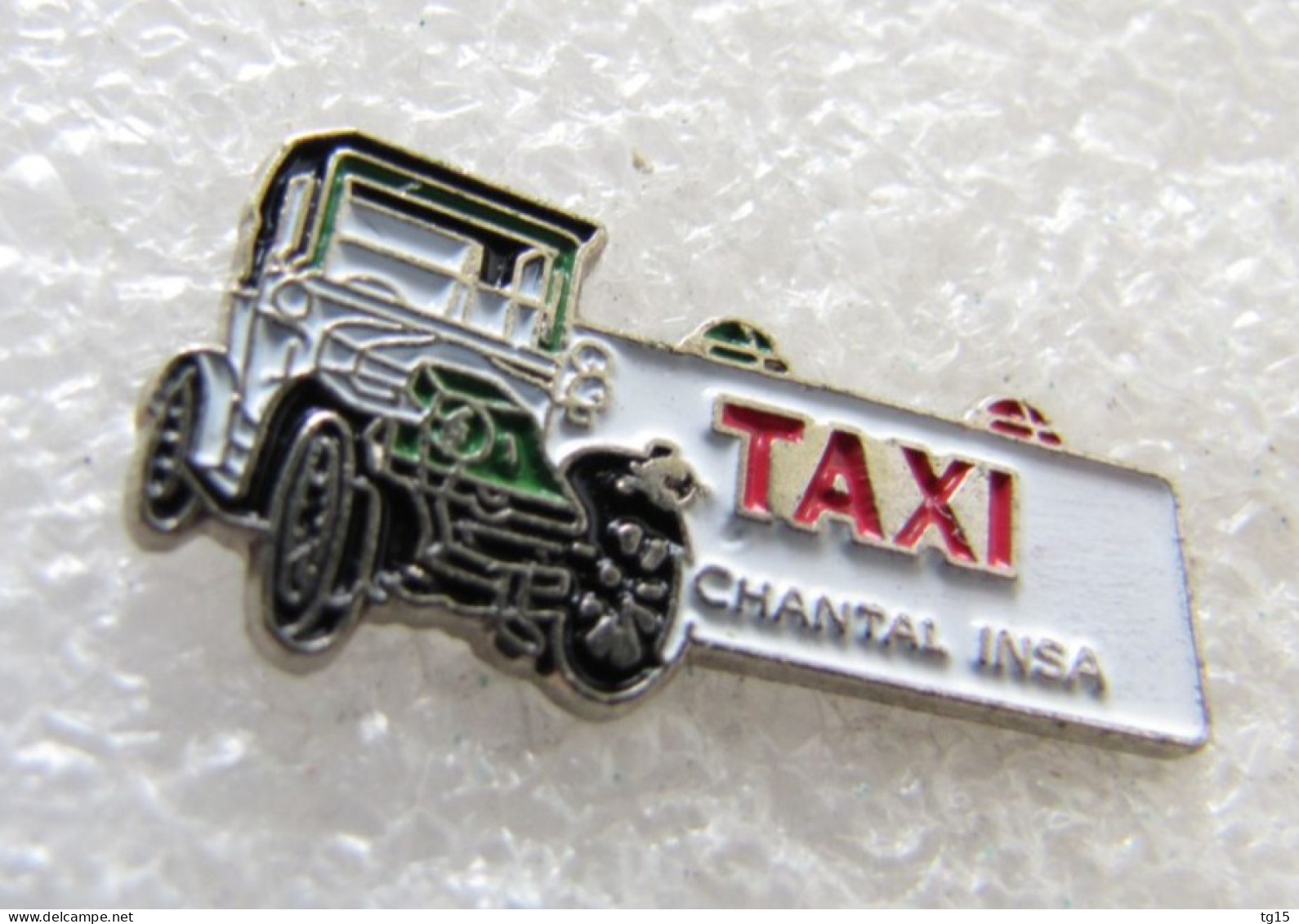 RARE PIN'S   RENAULT EF LANDAULET  LIMOUSINE  TAXI   CHANTAL  INSA - Renault