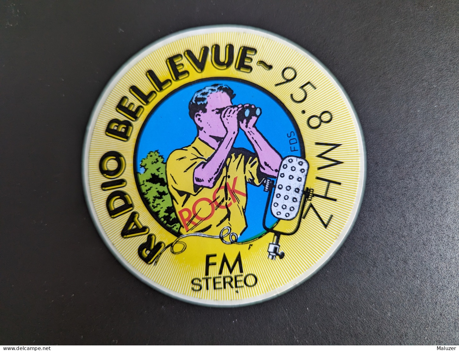 AUTOCOLLANT RADIO BELLEVUE ROCK - CRÉÉE A LYON EN 1981 - 69 RHÔNE - Stickers