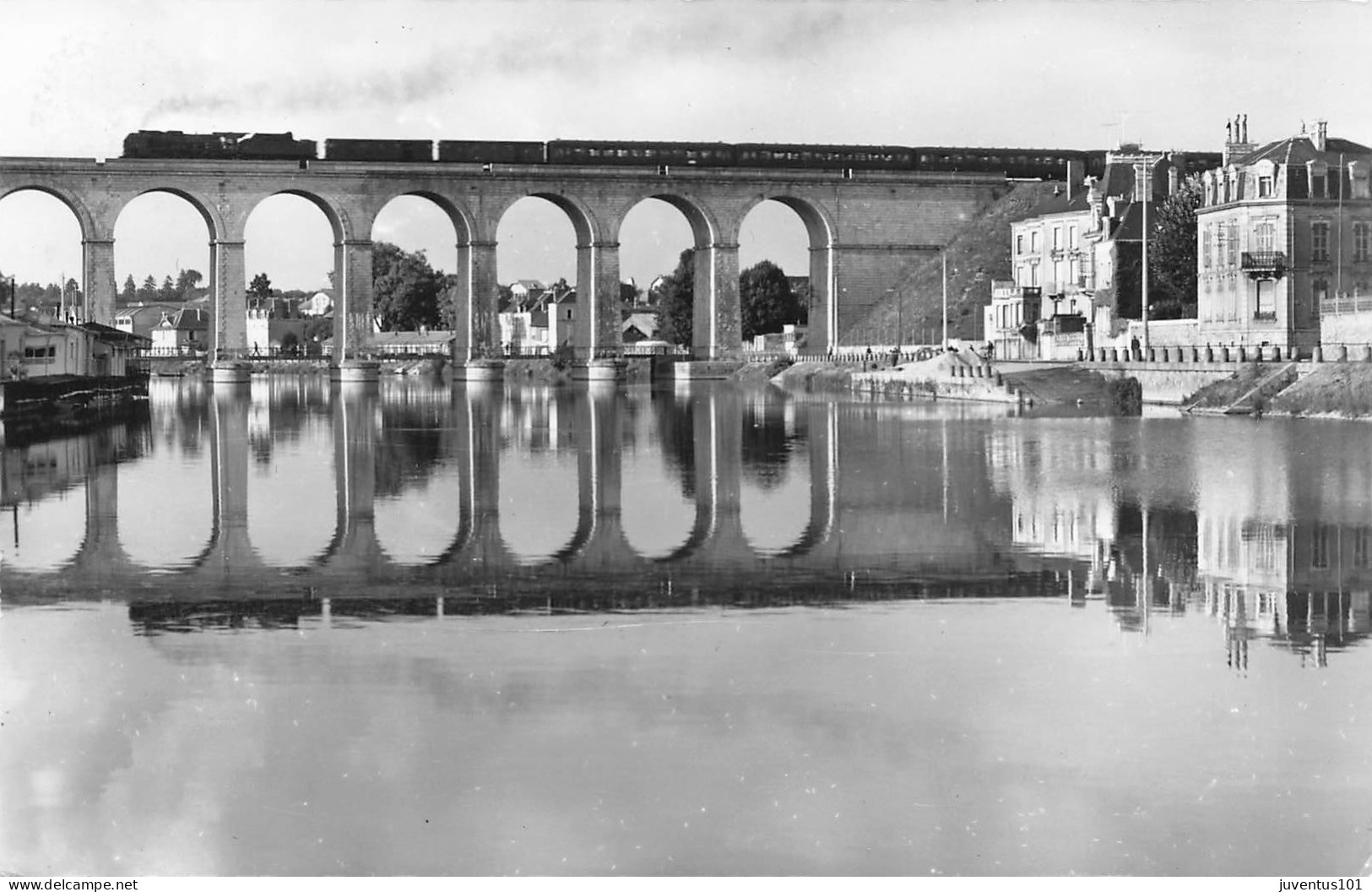 CPSM Laval-Le Viaduc-52       L2801 - Laval