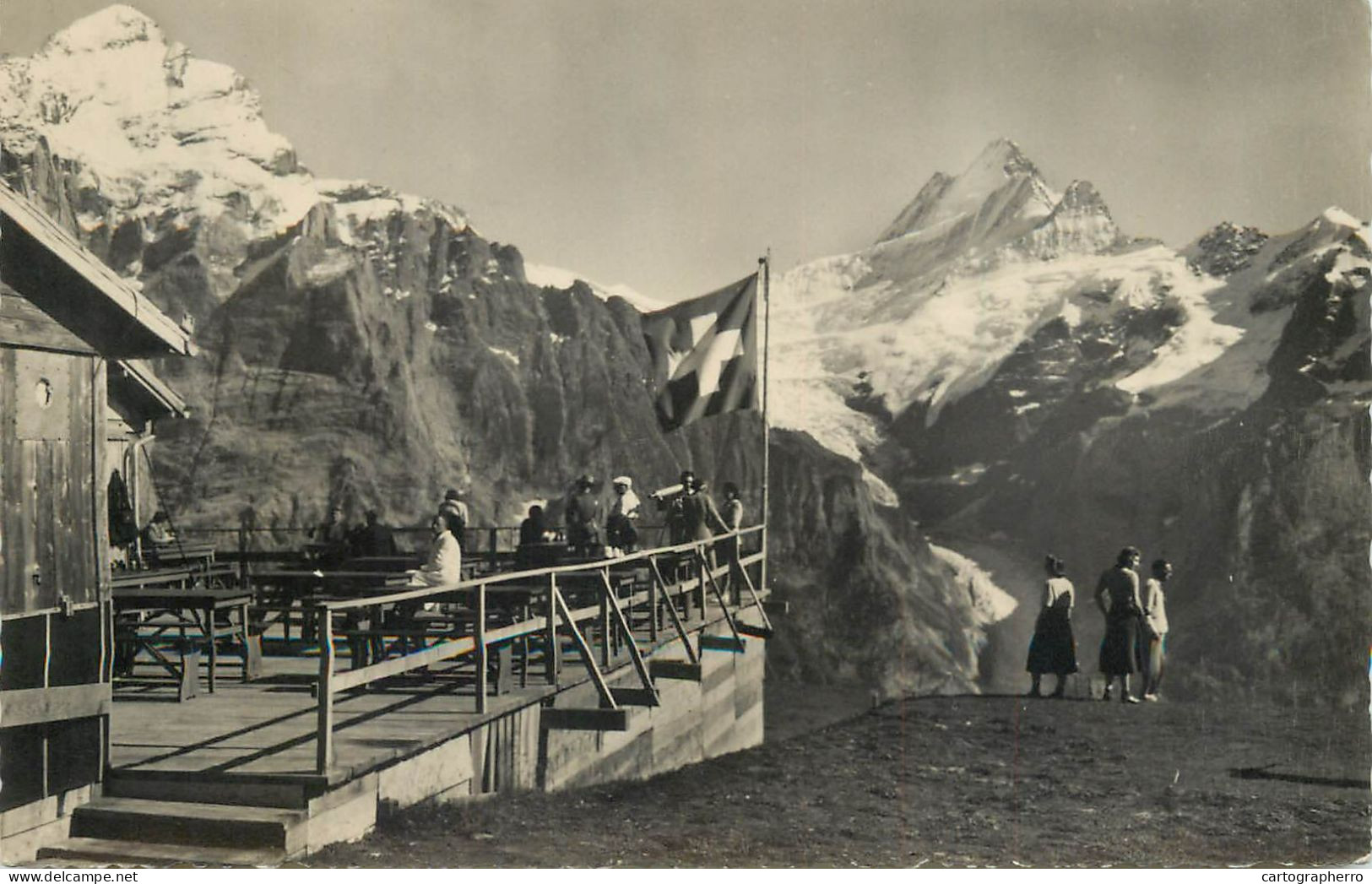 Switzerland Grindelwald Bergstation First Mit Wetterhorn U. Schreckhorn Tourist Types And Scenes - Grindelwald