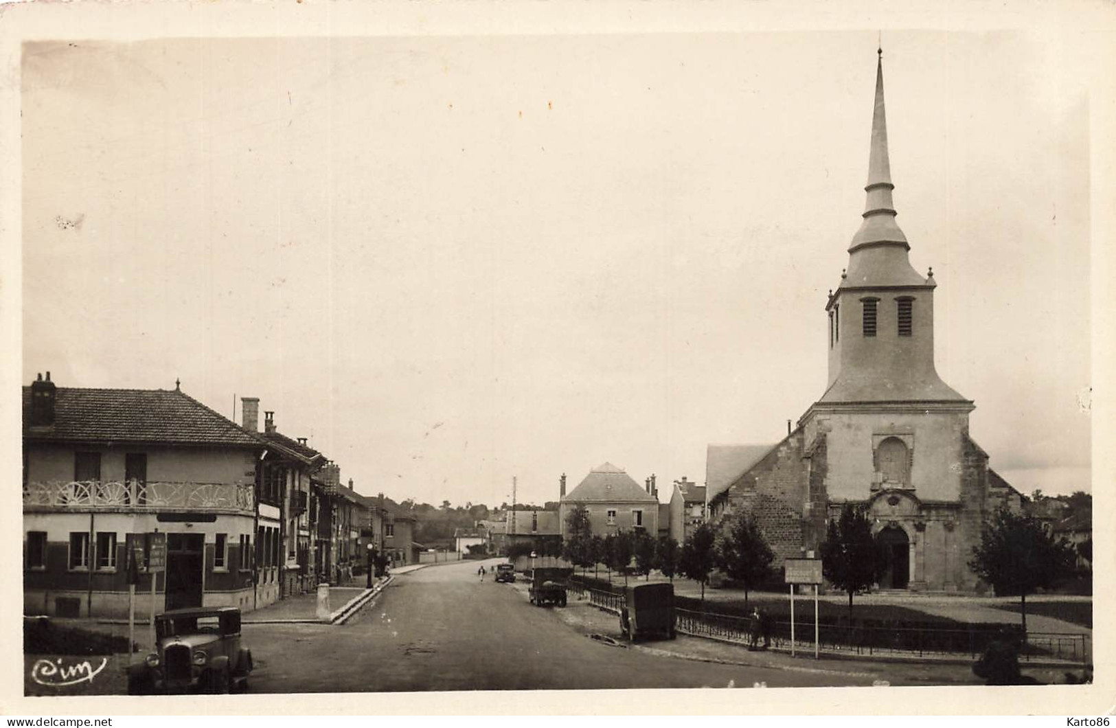 Varennes Sur Argonne * Rue , Place De L'église De Varennes - Other & Unclassified