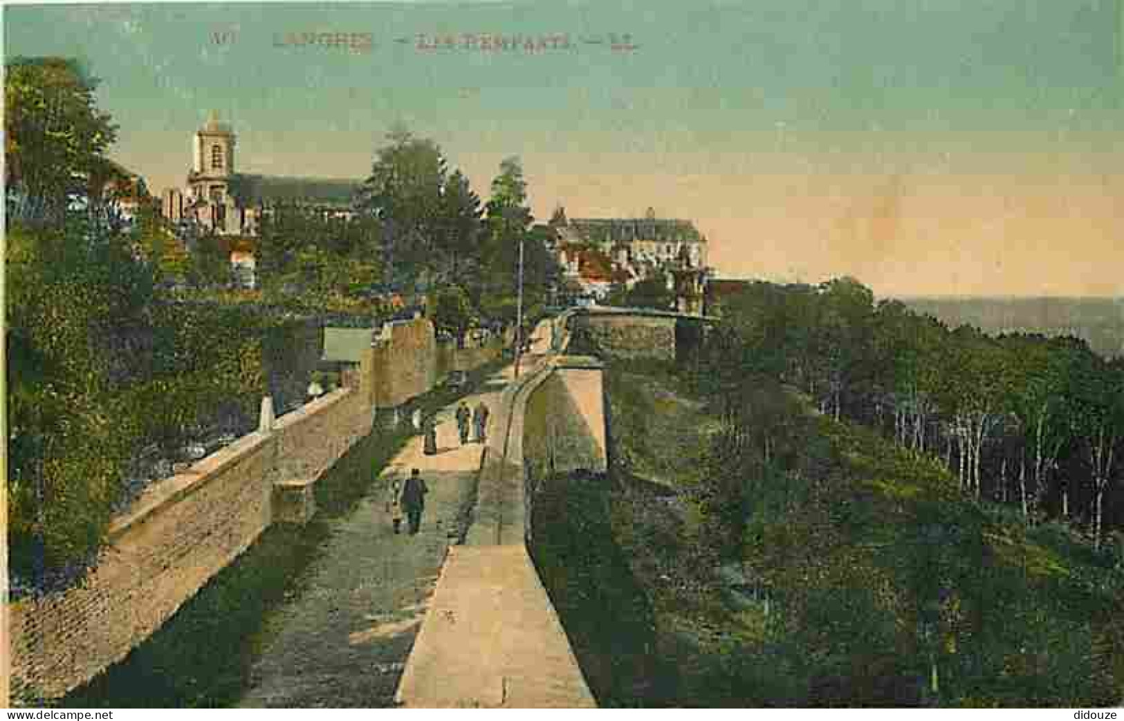 52 - Langres - Les Remparts - Animé - Colorisée - CPA - Voir Scans Recto-Verso - Langres