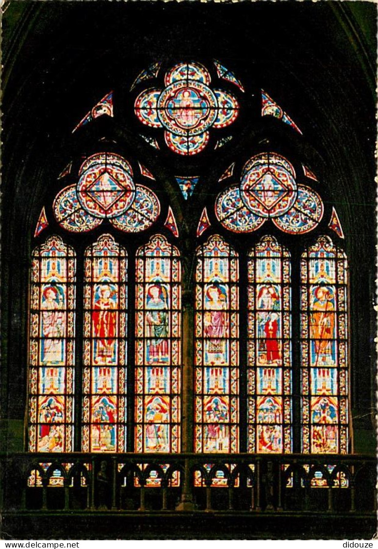 14 - Bayeux - Intérieur De La Cathédrale Notre Dame - Vitrail - Transept Sud - Les Six Statues Proviennent D'une Cathédr - Bayeux