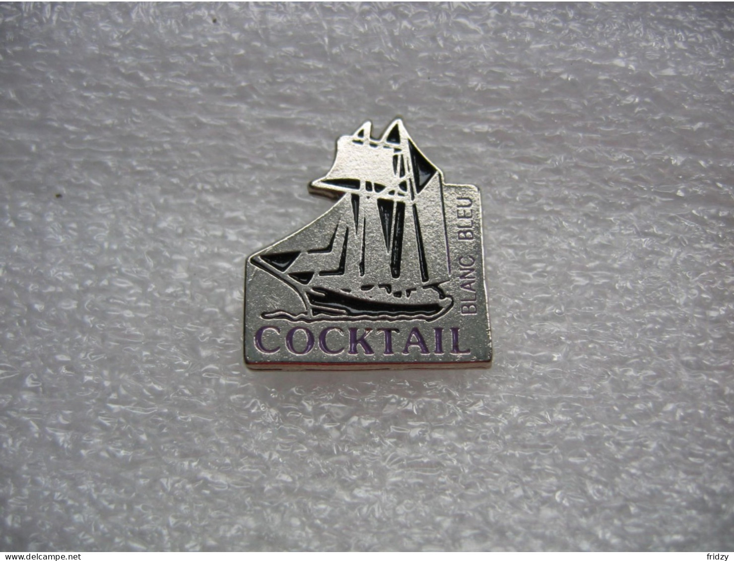 Pin's Bateaux, Voiliers. Cocktail Blanc Bleu - Boats