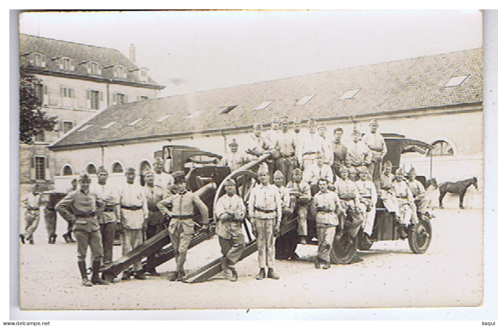 MILITARIA - CP PHOTO - Groupe Important De Soldats Et Leur Matériel - Personen