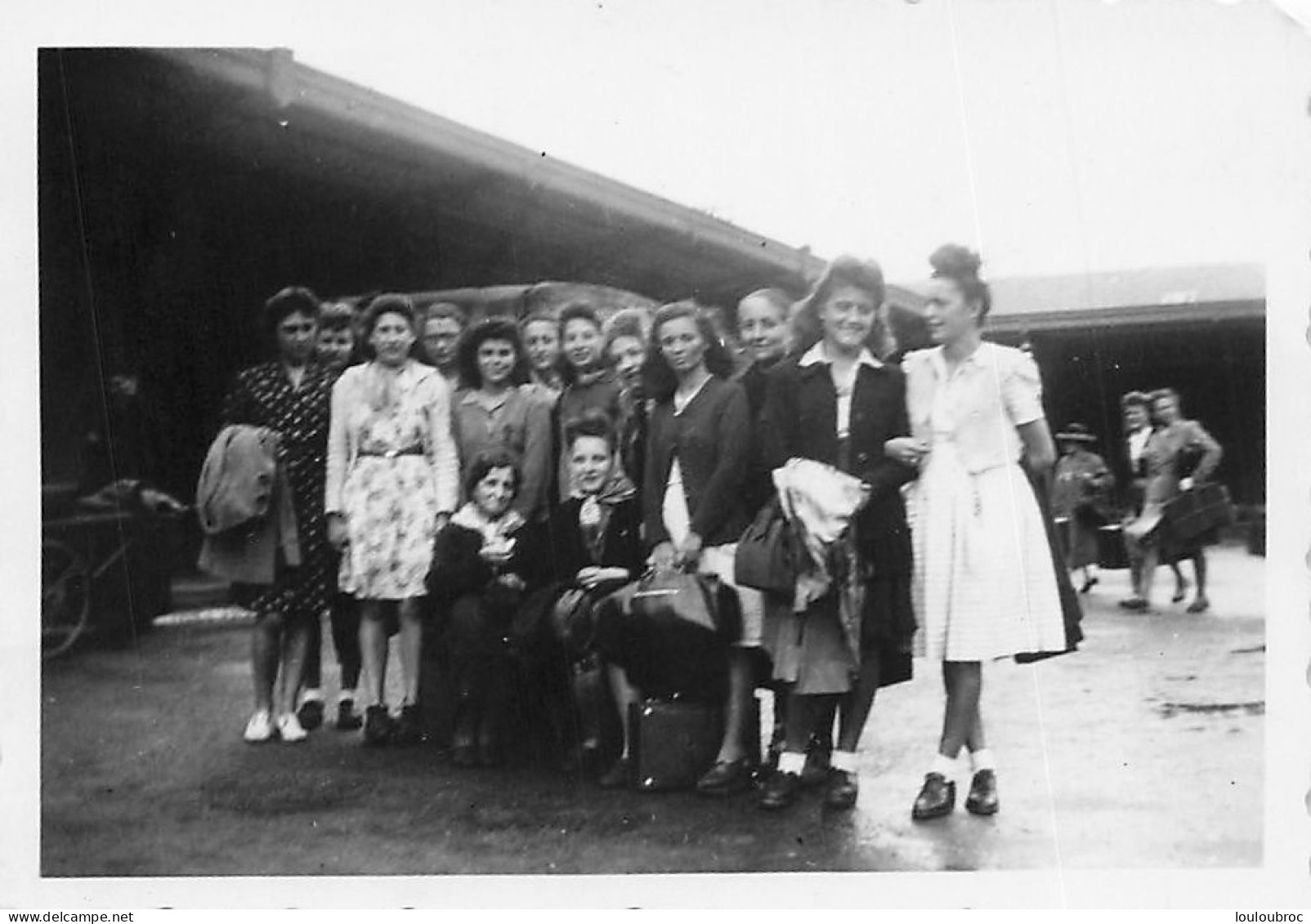 LOURDES LA GARE 1945 PHOTO ORIGINALE 8.50 X 6 CM - Orte