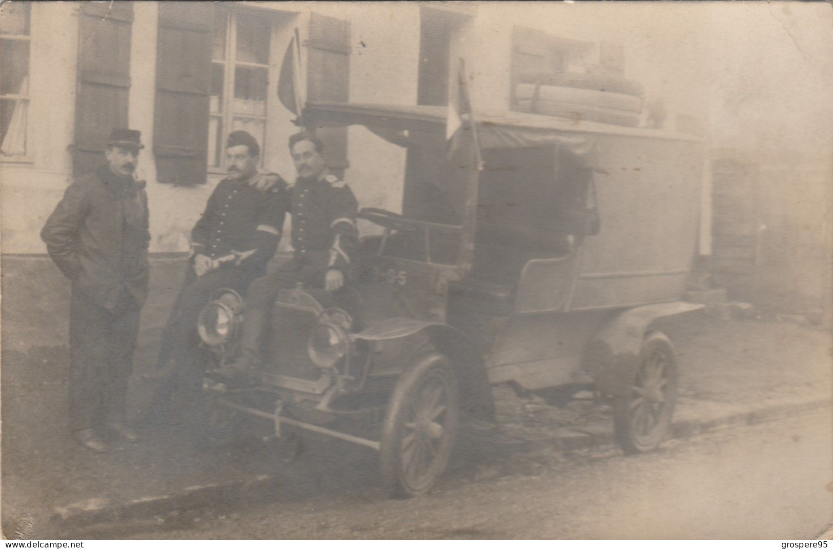 LION PEUGEOT TYPE VC 1906 BRICOLEE EN FOURGONETTE AVEC MILITAIRES - Voitures De Tourisme