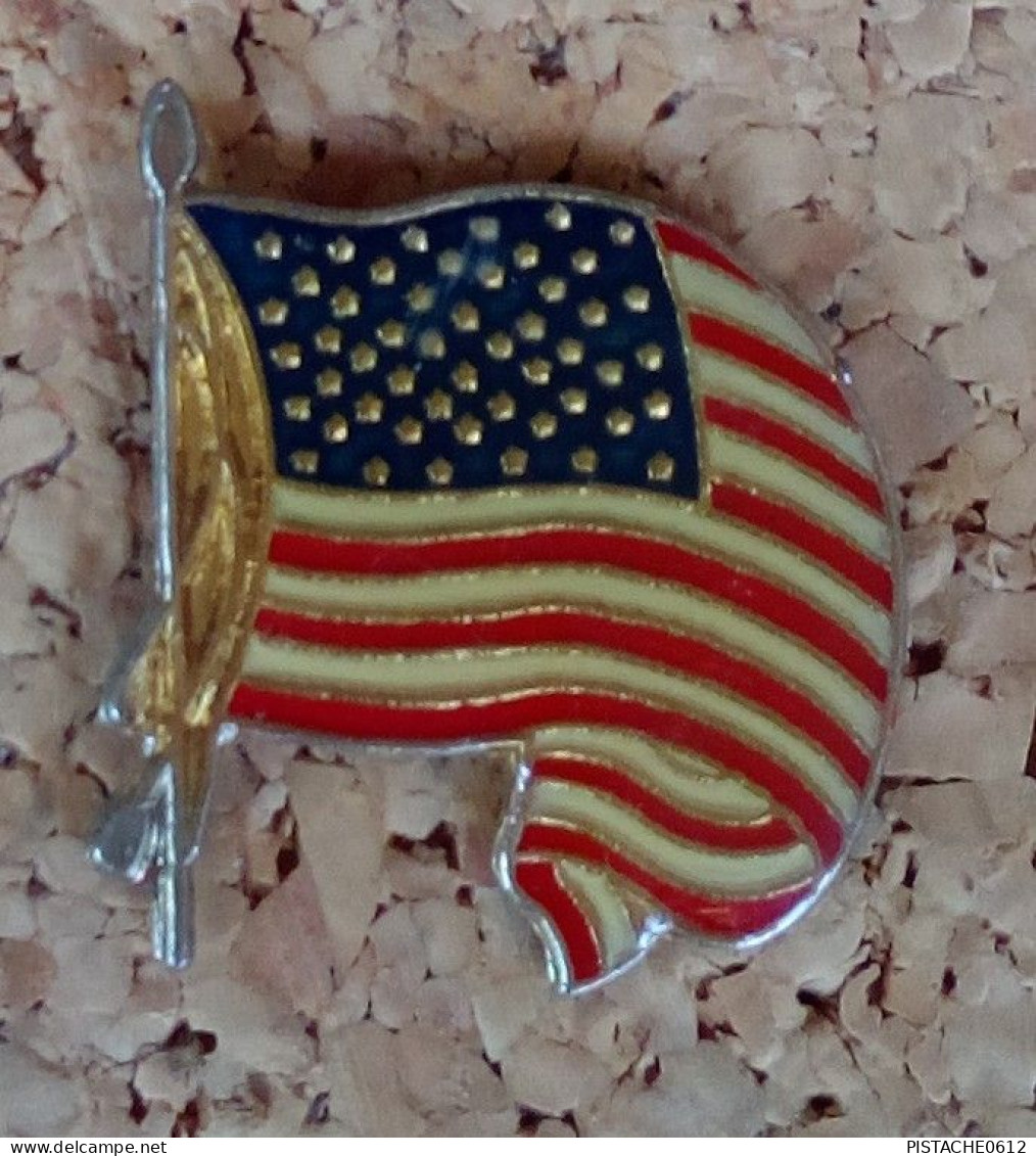 Pin's  Etats Unis Drapeau Americain - Städte