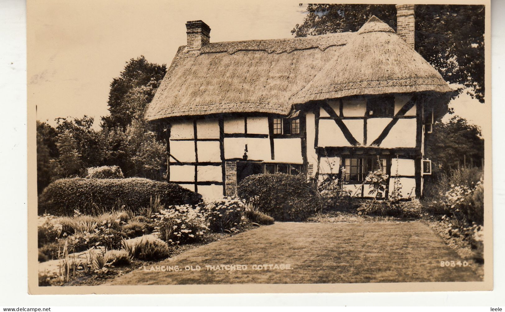 CP49.  Vintage Postcard. Old Thatched Cottage. Lancing. Sussex. - Sonstige & Ohne Zuordnung