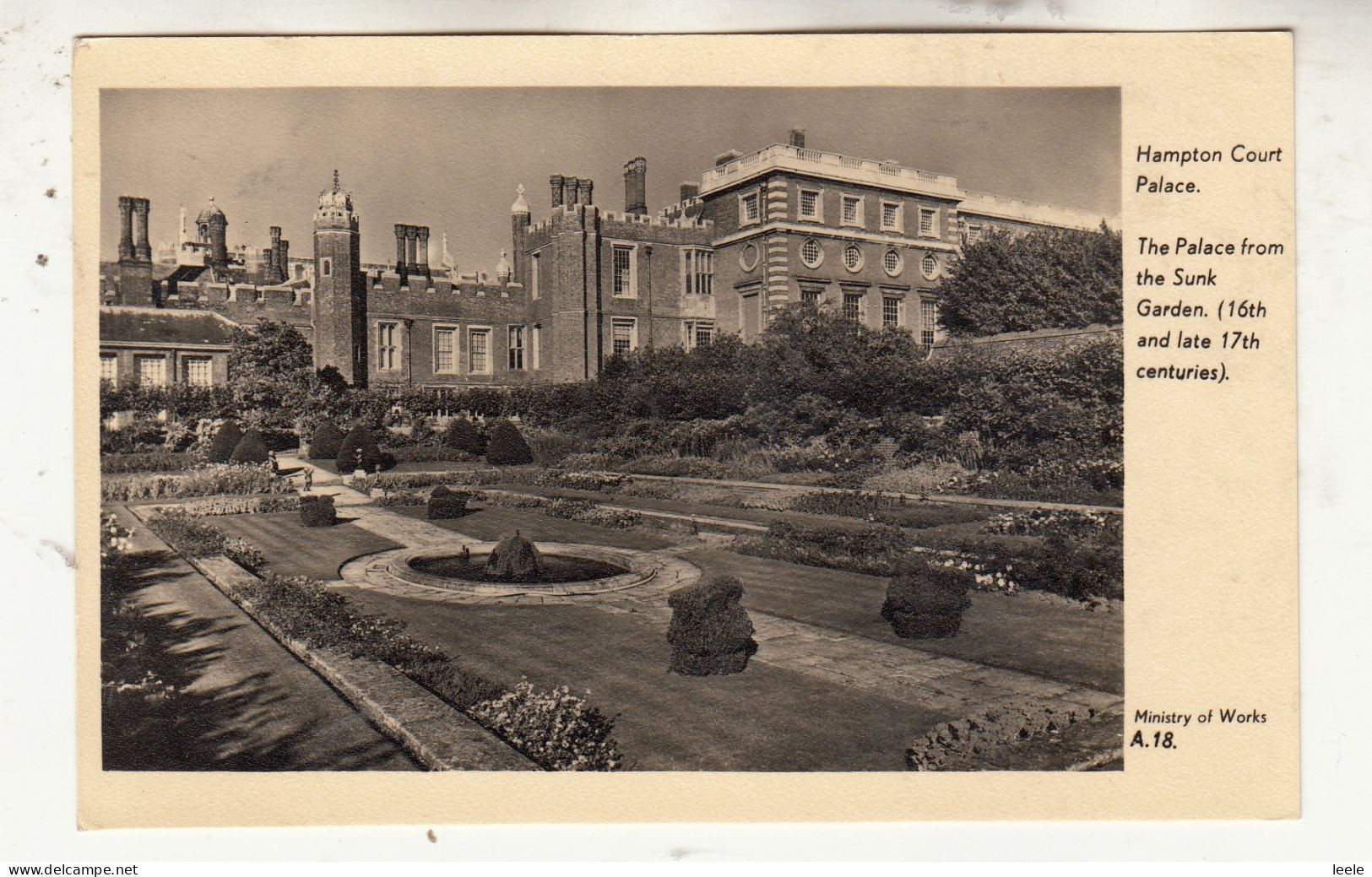 CP48. Vintage Postcard. Hampton Court Palace From The Sunken Garden - Middlesex