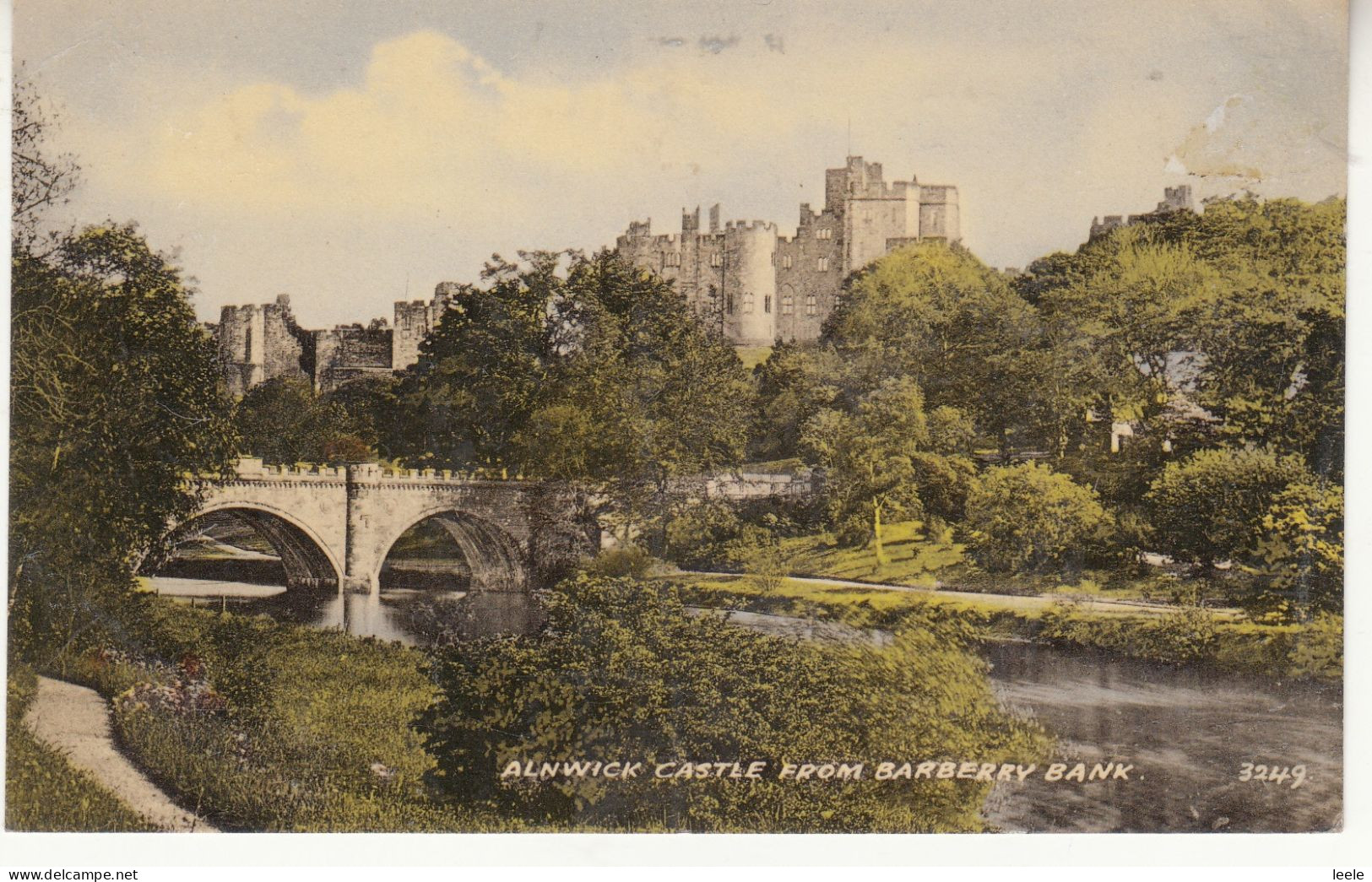 CP72. Vintage Postcard. Alnwick Castle From Barberry Bank. Northumberland - Newcastle-upon-Tyne