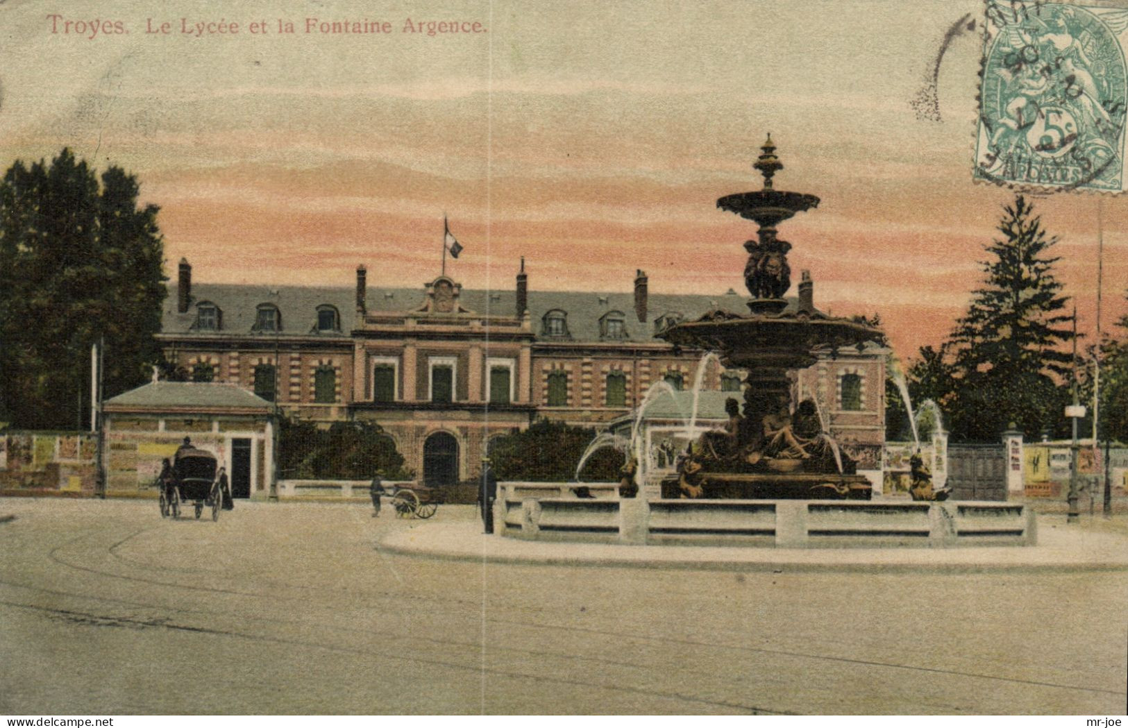 Troyes - Le Lycée Et La Fontaine Argence - Troyes