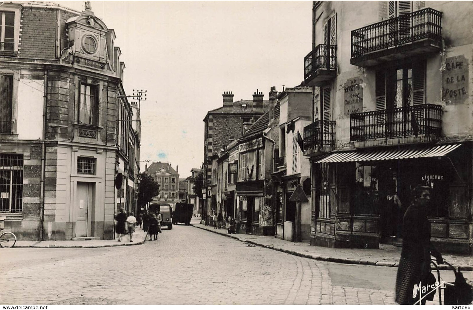 Villiers Sur Marne * La Rue De Paris Et La Poste * Café De La Poste - Villiers Sur Marne