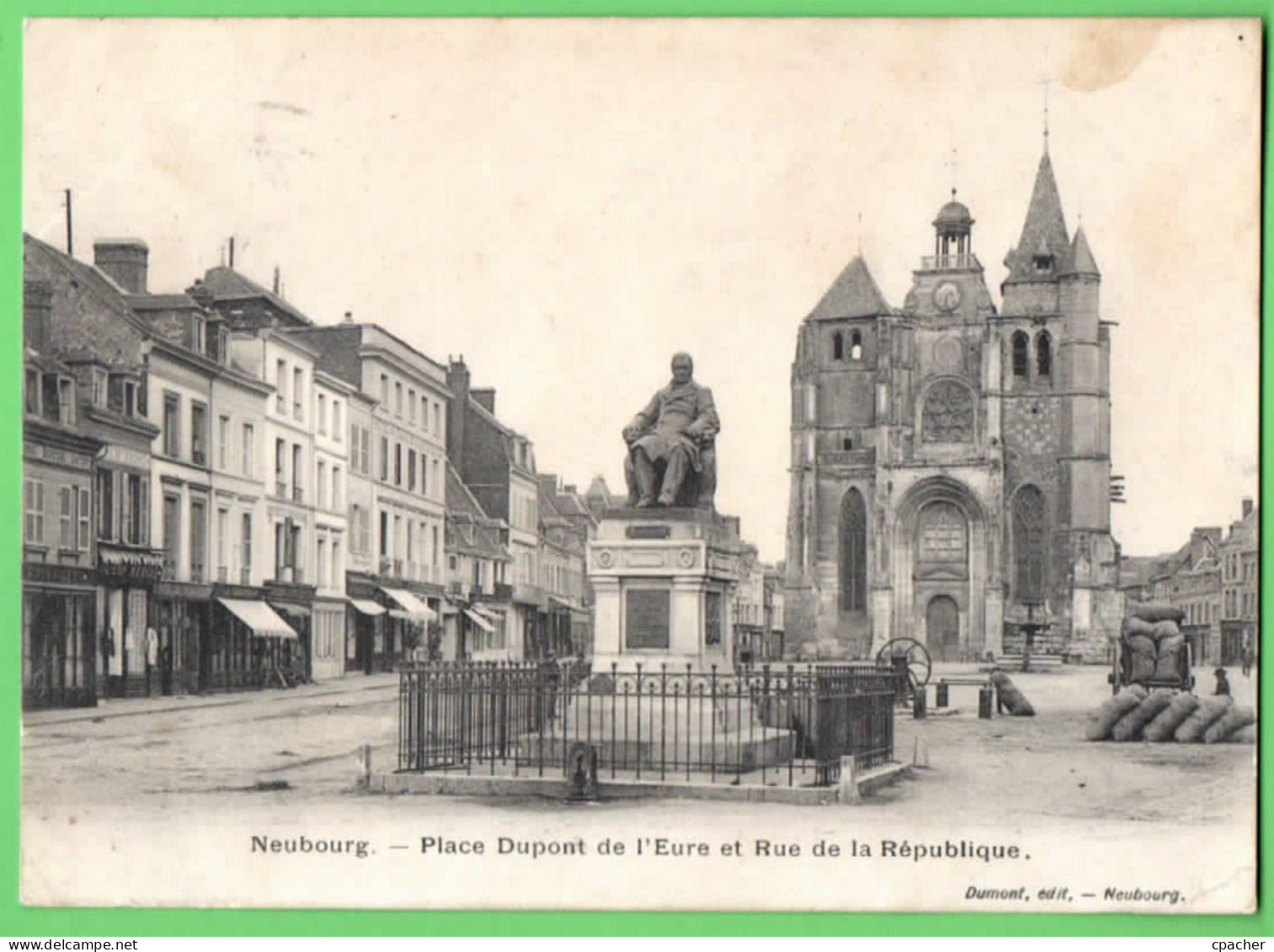 LE  NEUBOURG - Place Dupont De L'Eure - Le Neubourg