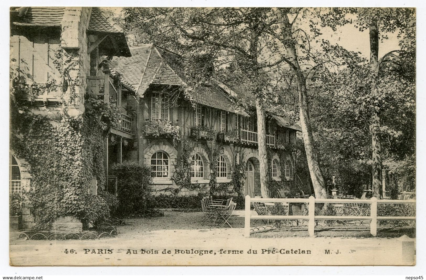 Paris XVIè.parc D’attraction.Le Pré-Catelan.Ferme Inspirée Des Folies Du XVIIIe Siècle Pour Ce Bâtiment En Longueur. - París La Noche