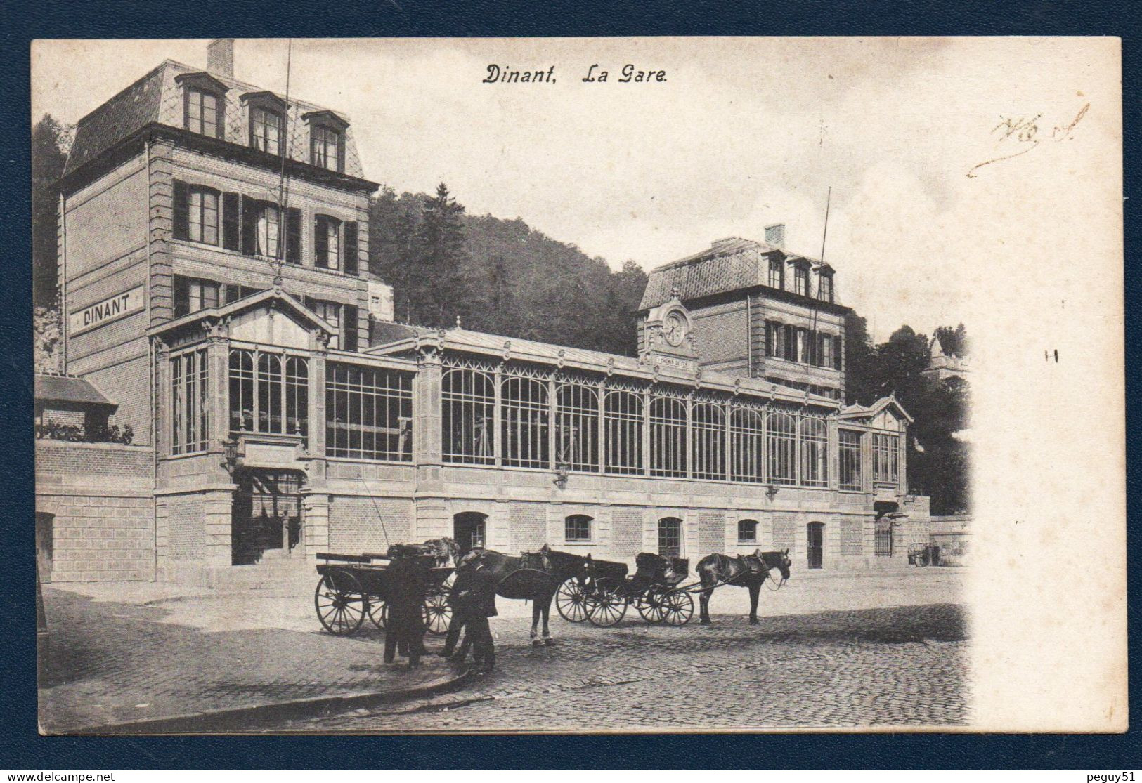 Dinant. La Gare. Ligne 154 (Namur-Dinant. 1862. Frontière Française, Givet 1863). Calèches. 1905 - Dinant