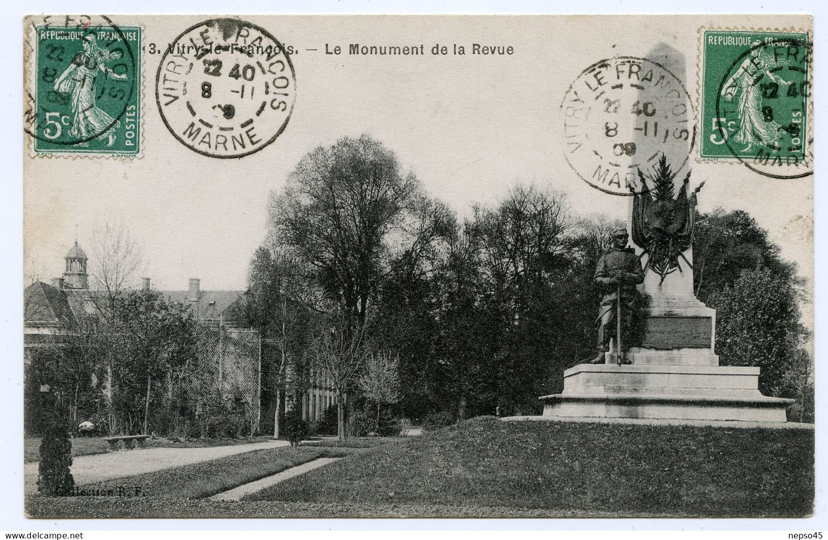 Vitry-le-François.Monument Souvenir De La Revue Passée Par Carnot / Président De La République Le 17 Septembre 1891. - Oorlogsmonumenten