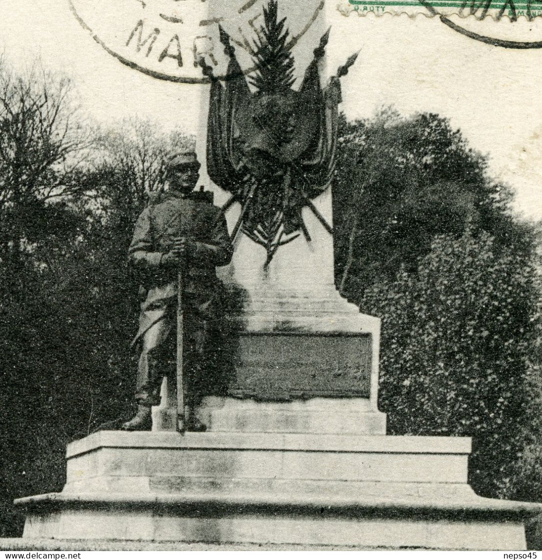 Vitry-le-François.Monument Souvenir De La Revue Passée Par Carnot / Président De La République Le 17 Septembre 1891. - Oorlogsmonumenten