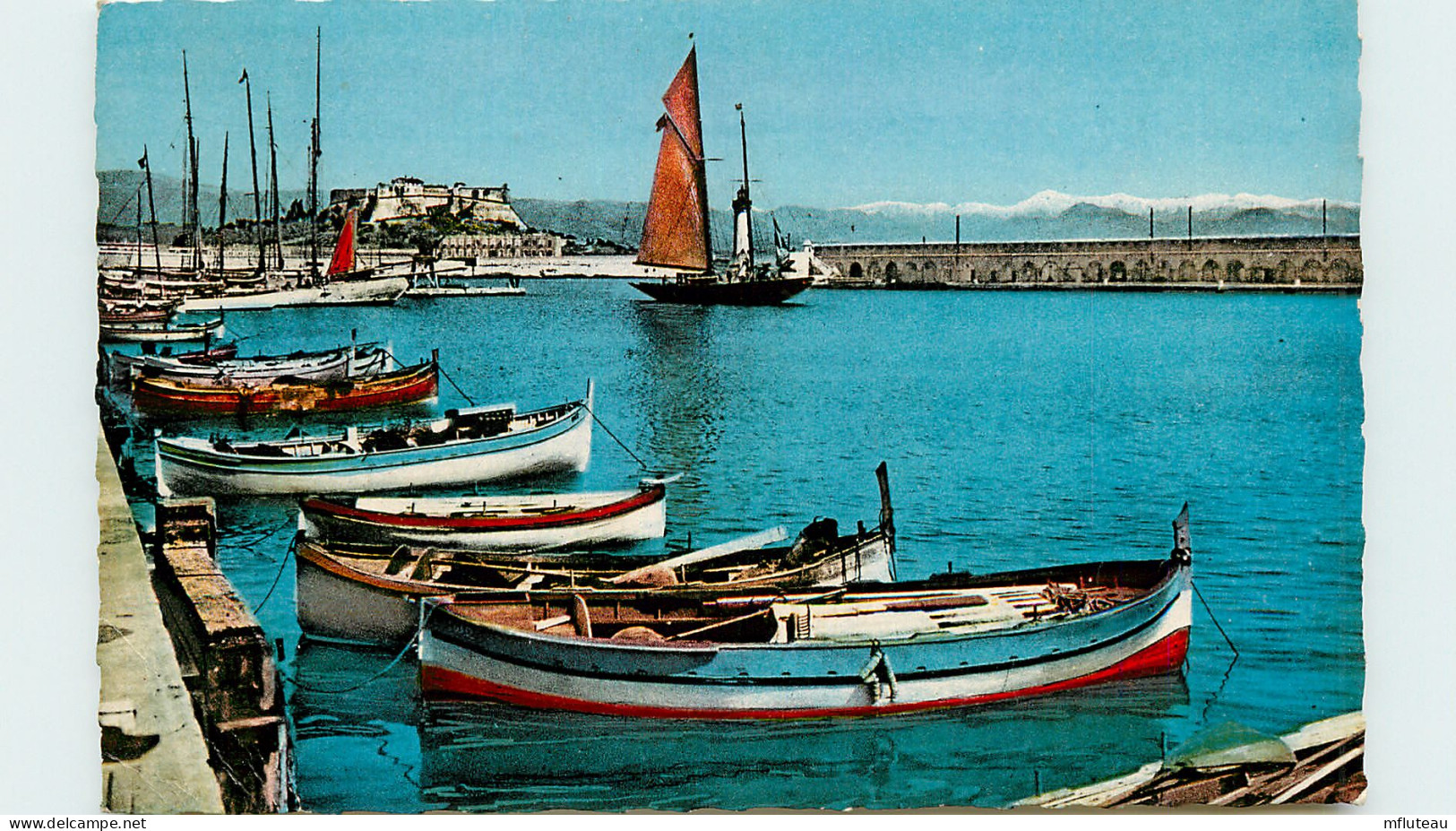 06*  ANTIBES  (CPSM Petit Format)                                 MA52-0215 - Antibes - Oude Stad