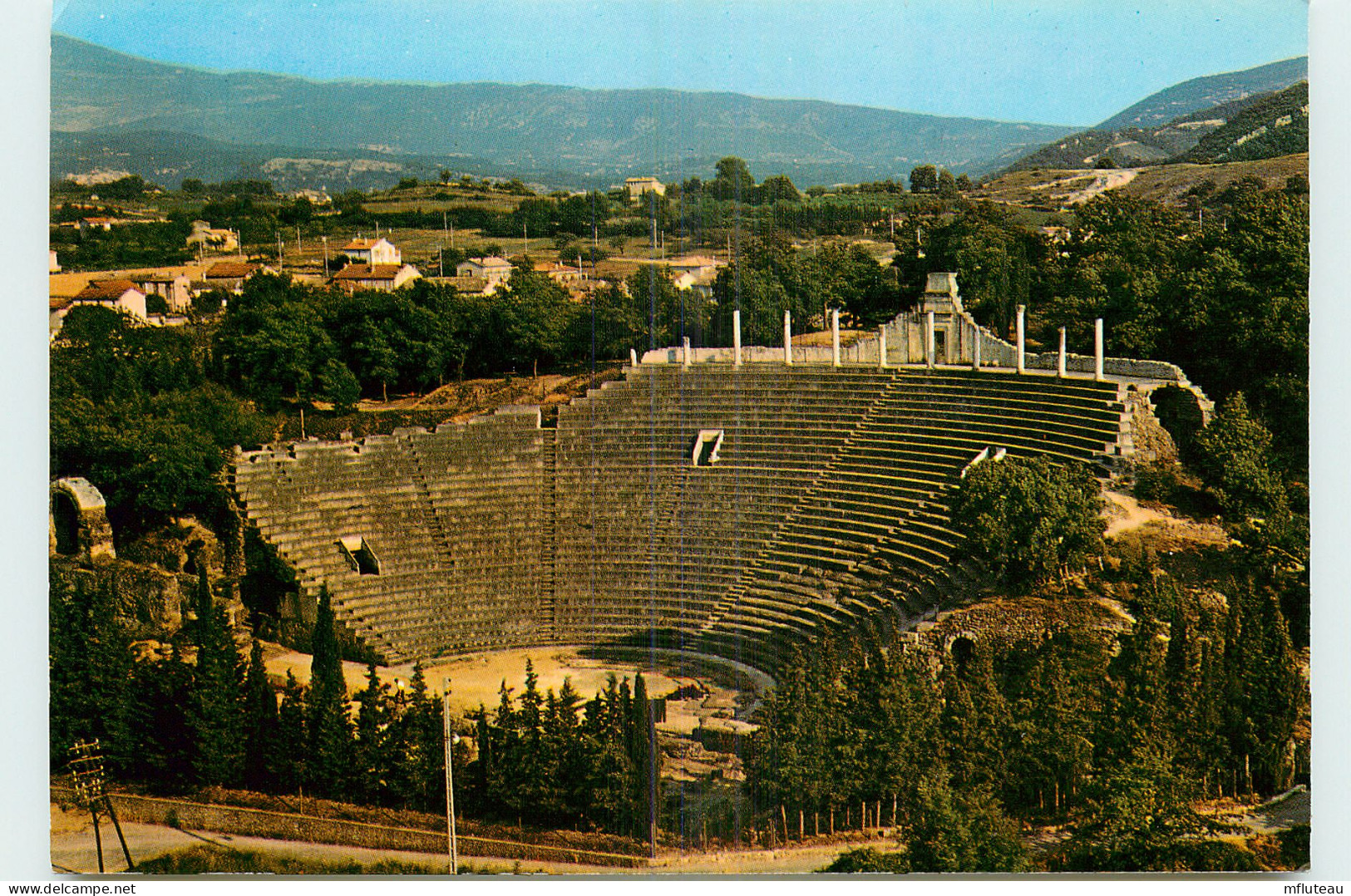 84* VAISON LA ROMAINE  ( CPM 10x15cm)                    MA54-0512 - Vaison La Romaine