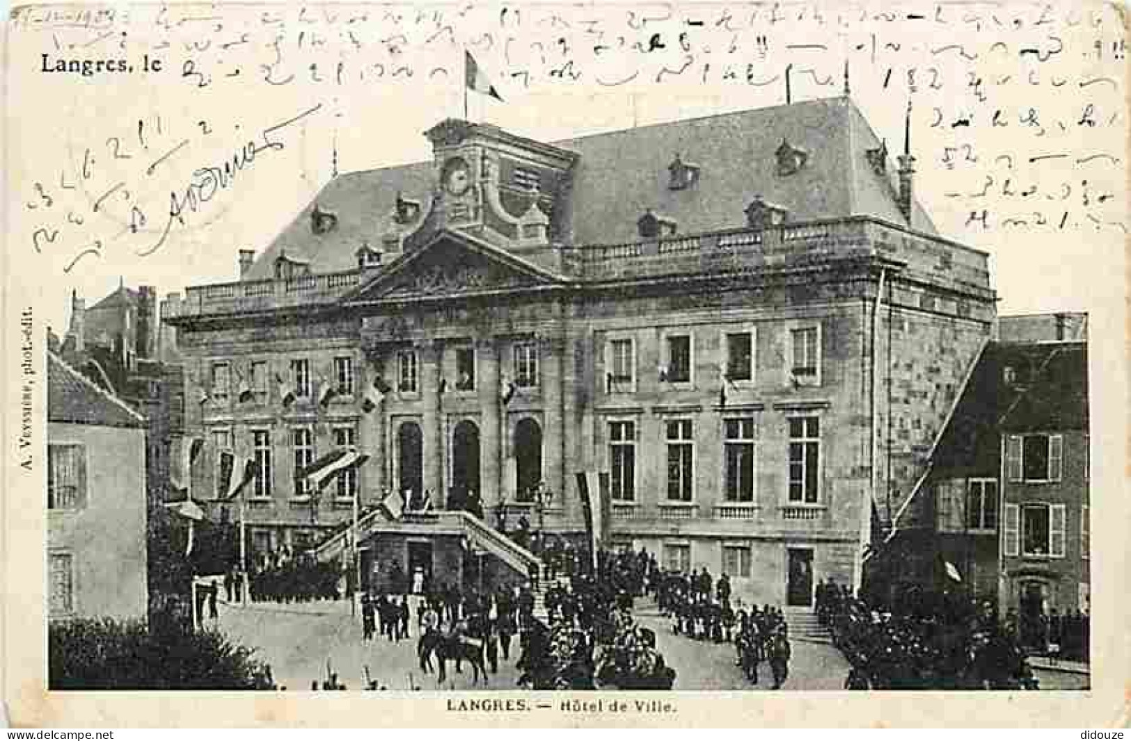 52 - Langres - Hotel De Ville - Animé - CPA - Voir Scans Recto-Verso - Langres