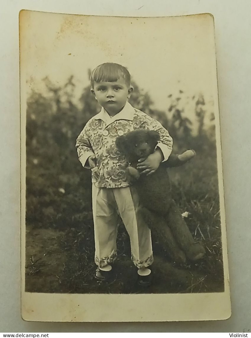 A Little Boy With His Teddy Bear - Old Photo From 1929. - Personnes Anonymes