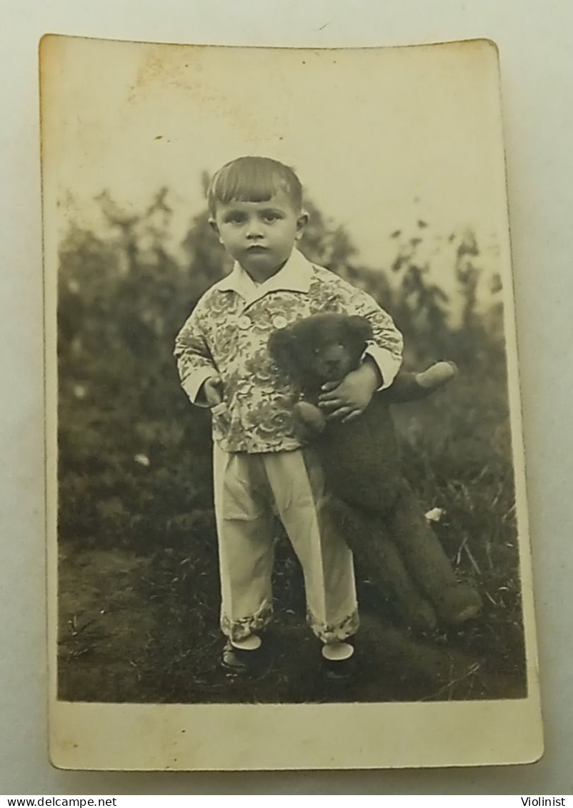 A Little Boy With His Teddy Bear - Old Photo From 1929. - Personnes Anonymes