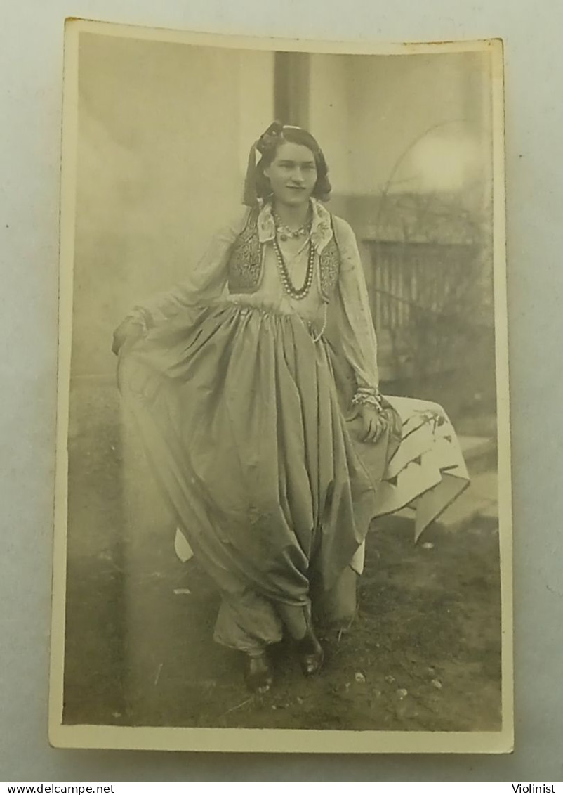 Girl In Bosnian National Costume - Banja Luka 1939. - Personnes Anonymes