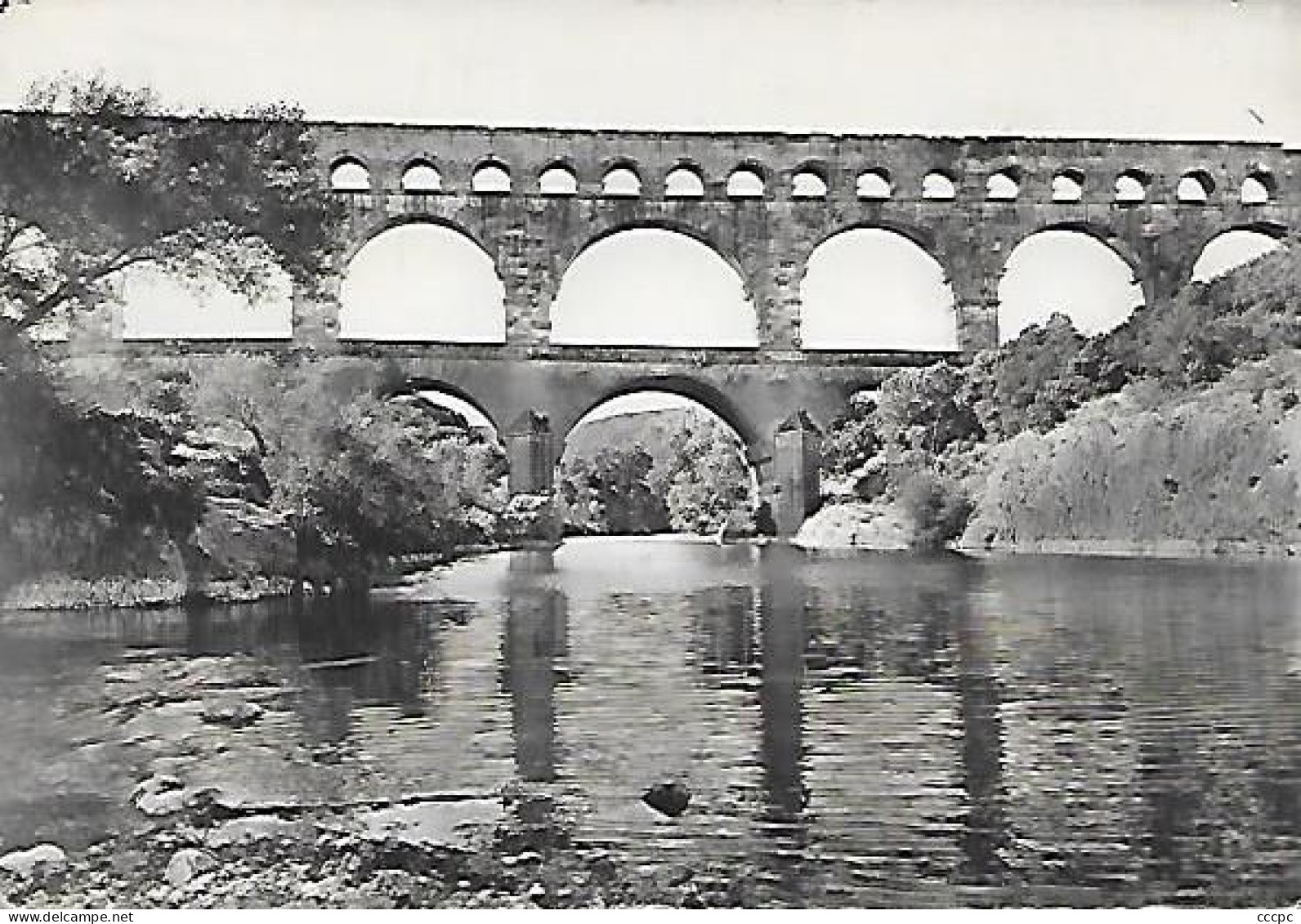 CPSM Le Pont Du Gard Dans Les Environs D'Uzès - Uzès