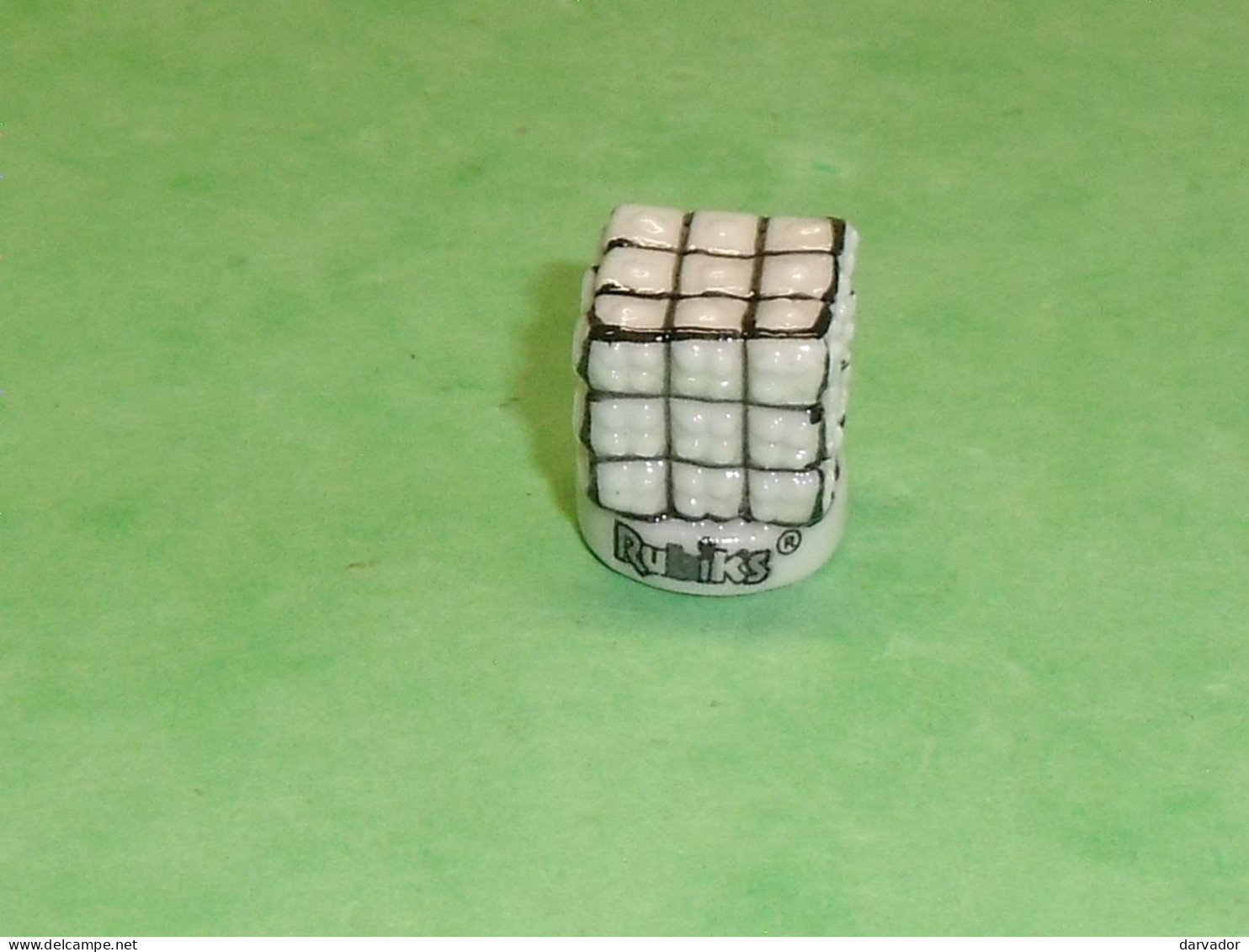 Fèves / Fève / Autres / Divers / Jeux : Jeu , Rubik's Cube  T184 - Other & Unclassified
