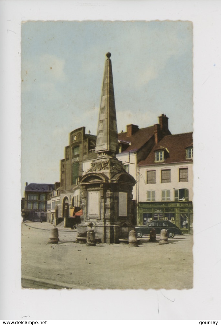 Gournay En Bray - La Fontaine (vieille Voiture) éd Arlix Colorisée - Gournay-en-Bray