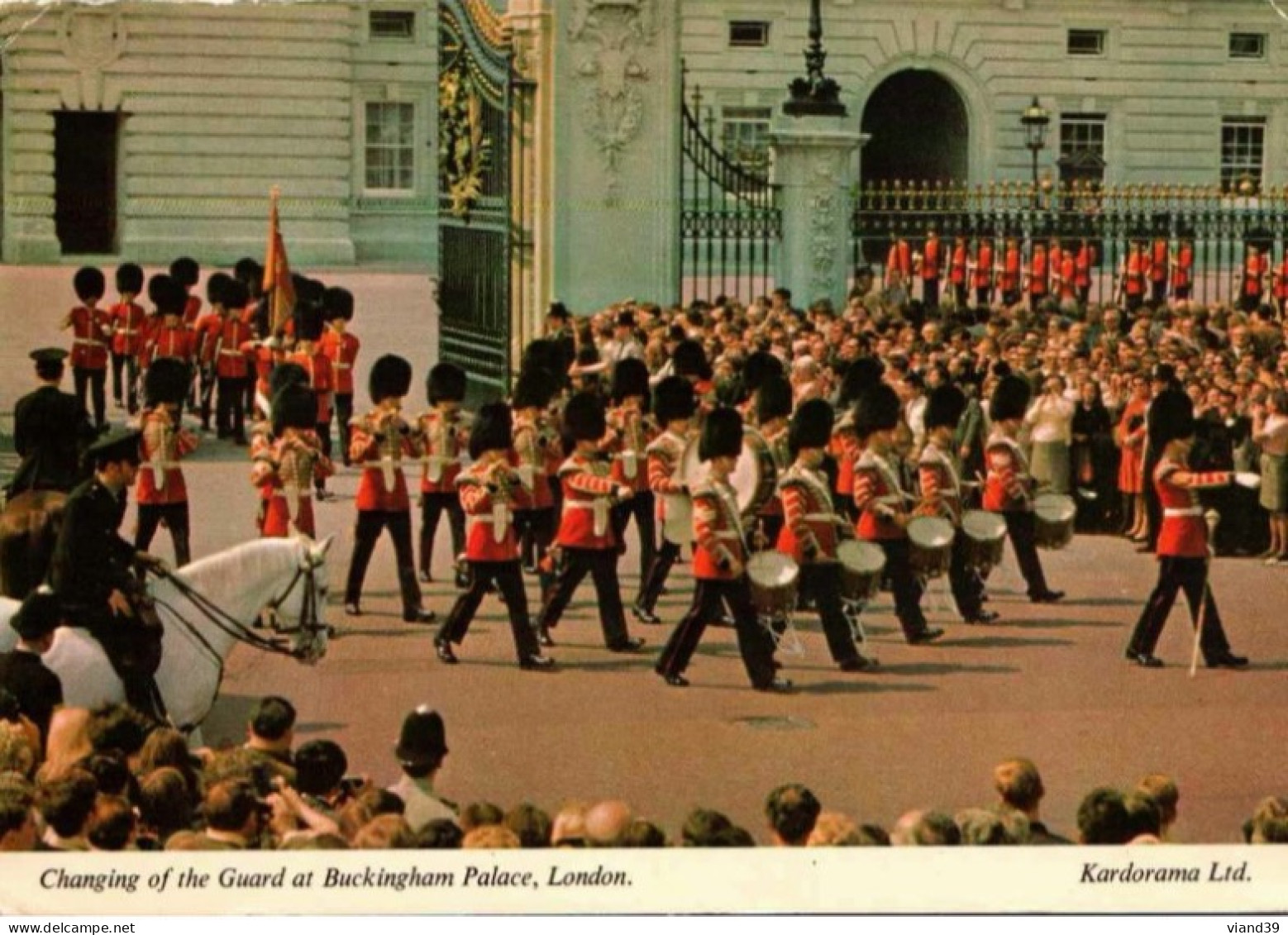 Relève De La Garde. -  Changing Of The Guard.  -   1981 - Buckingham Palace