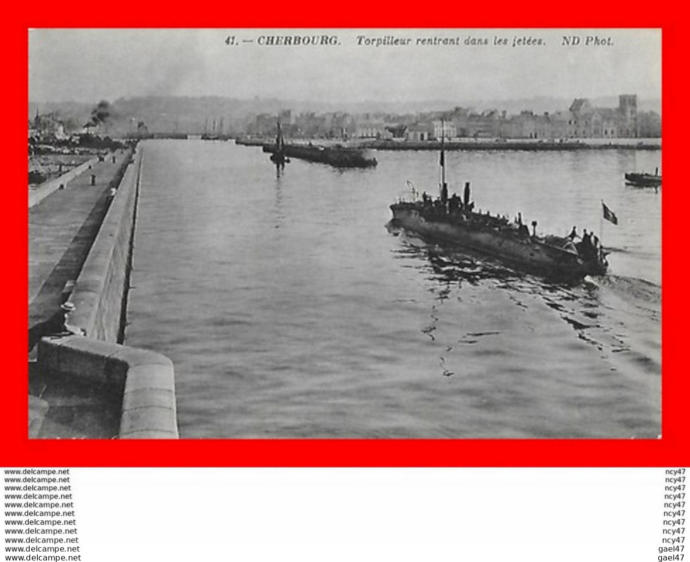 CPA BATEAUX.  CHERBOURG.  Torpilleur Rentrant Dans Les Jetées...S2261 - Guerre