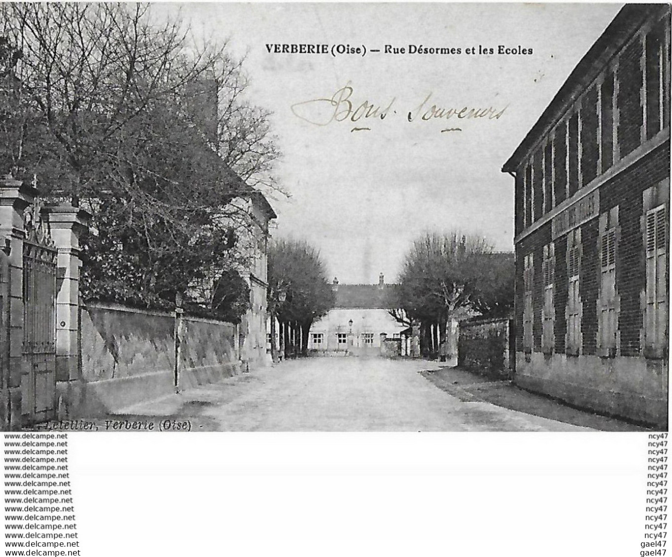 CPA (60)  VERBERIE.  Rue Désormes Et Les écoles Des Filles. ..I 999 - Verberie