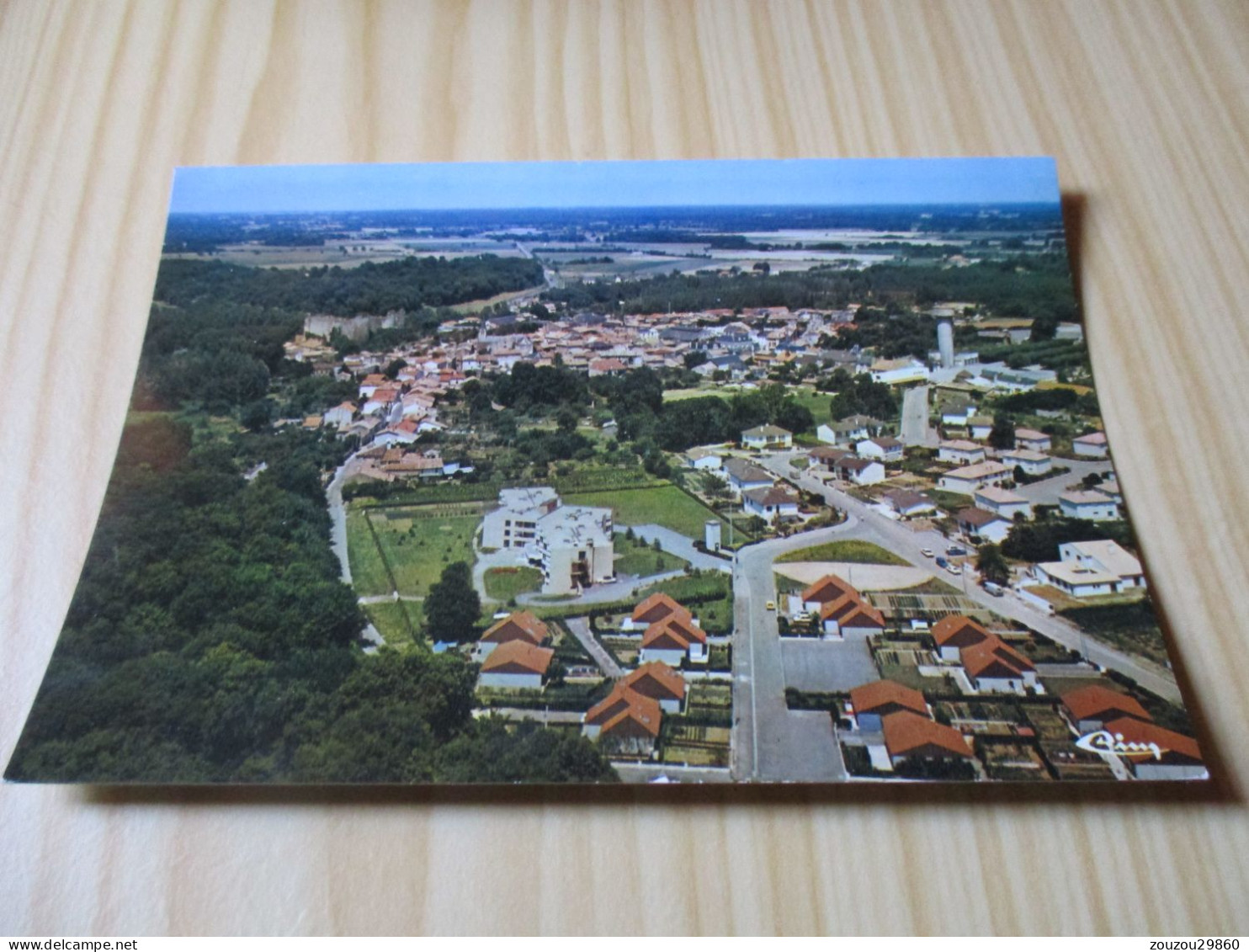 Gençay (86).Vue Panoramique Aérienne De La Ville Avec Les Nouveaux Lotissements. - Gencay