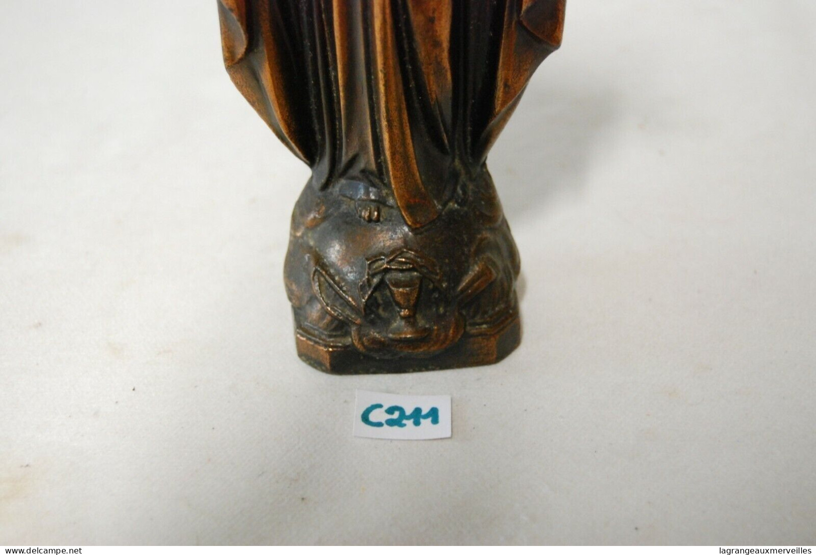 C211 Statuette Du Christ - Jésus - Objet Religieux - Religious Art