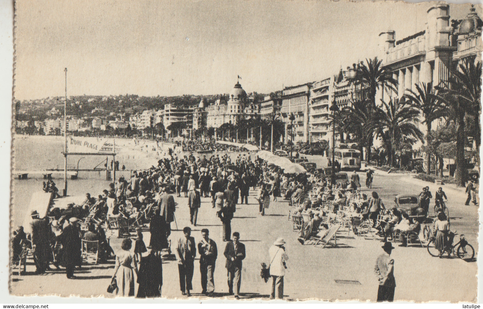 Nice 06 Carte Circulée Timbrée- LA Promenade Des Anglais Et La Jetée Tres Tres Animées_et Voitures - Carnaval