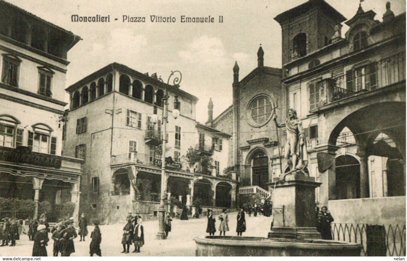 MONCALIERI - PIAZZA VITTORIO EMANUELE - F.P. - Moncalieri